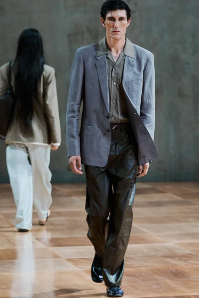 Look 38
